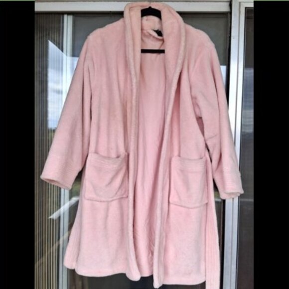Nicole Miller New York Plush Bath Robe, Soft Pink, Cozy Loungewear, Size M - Picture 1 of 3